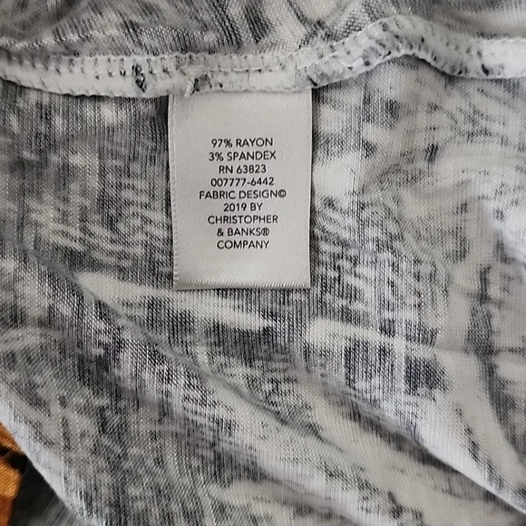 NWT. Christopher & Banks. Short sleeve print top. XL - Picture 5 of 7